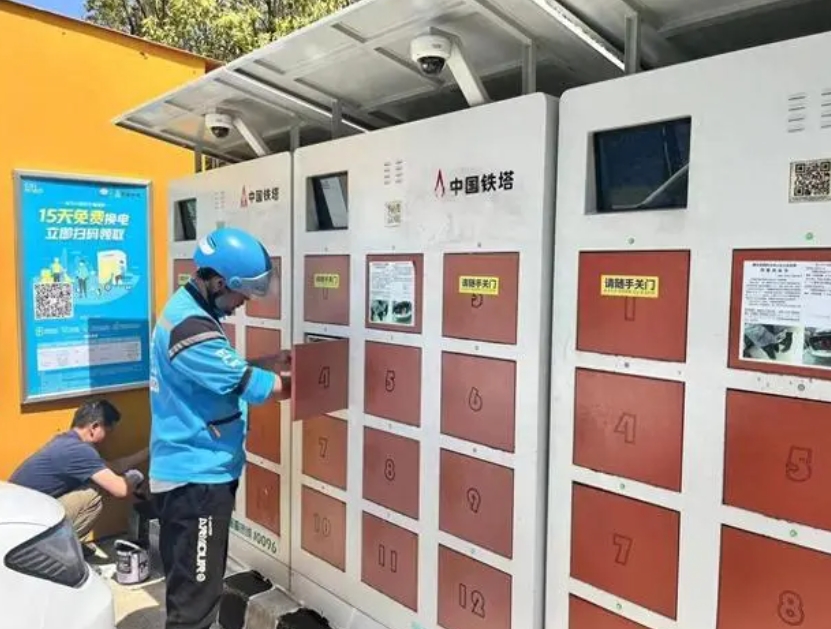 1分鐘讓外賣小哥隨時“滿電”，武漢兩萬組鋰電池?fù)Q新“上崗”
